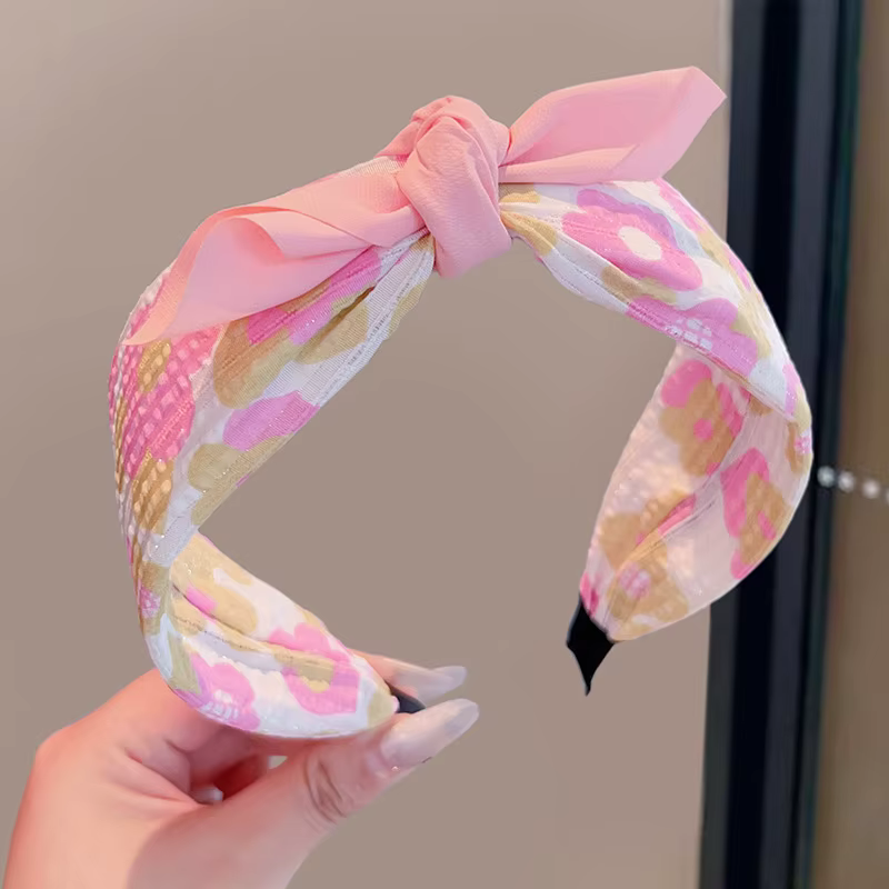 Diadema para niñas de tela con lazo ancho y fresa - imagen 3
