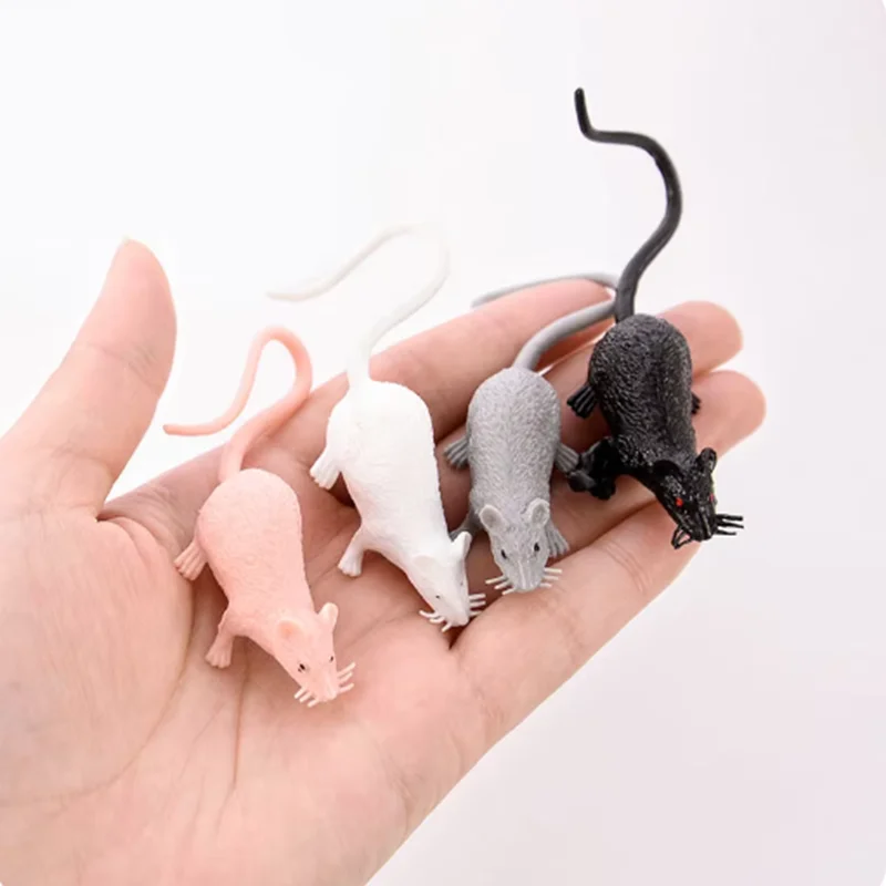 Ratones de plástico decorativos en varios colores