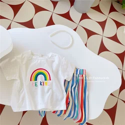 Conjunto de verano camiseta manga corta y pantalón plisado arcoíris