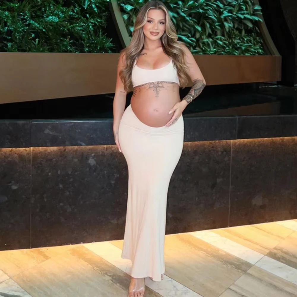 Vestido premamá veraniego para sesión de fotos con espalda abierta