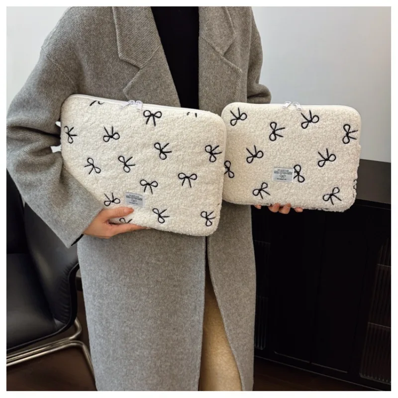 Funda cerrada con cremallera visible