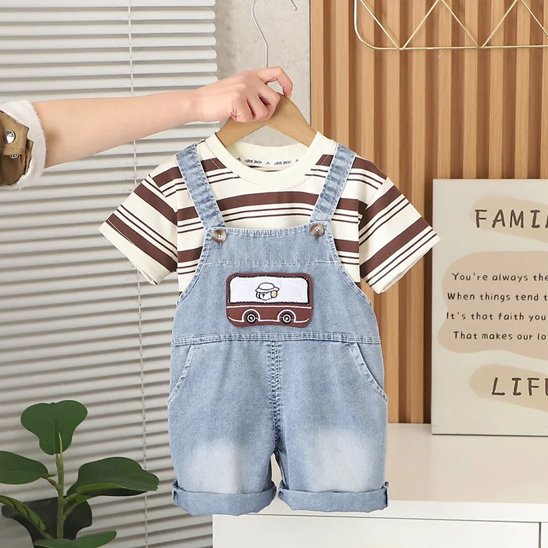 Prenda de mezclilla boutique para bebé