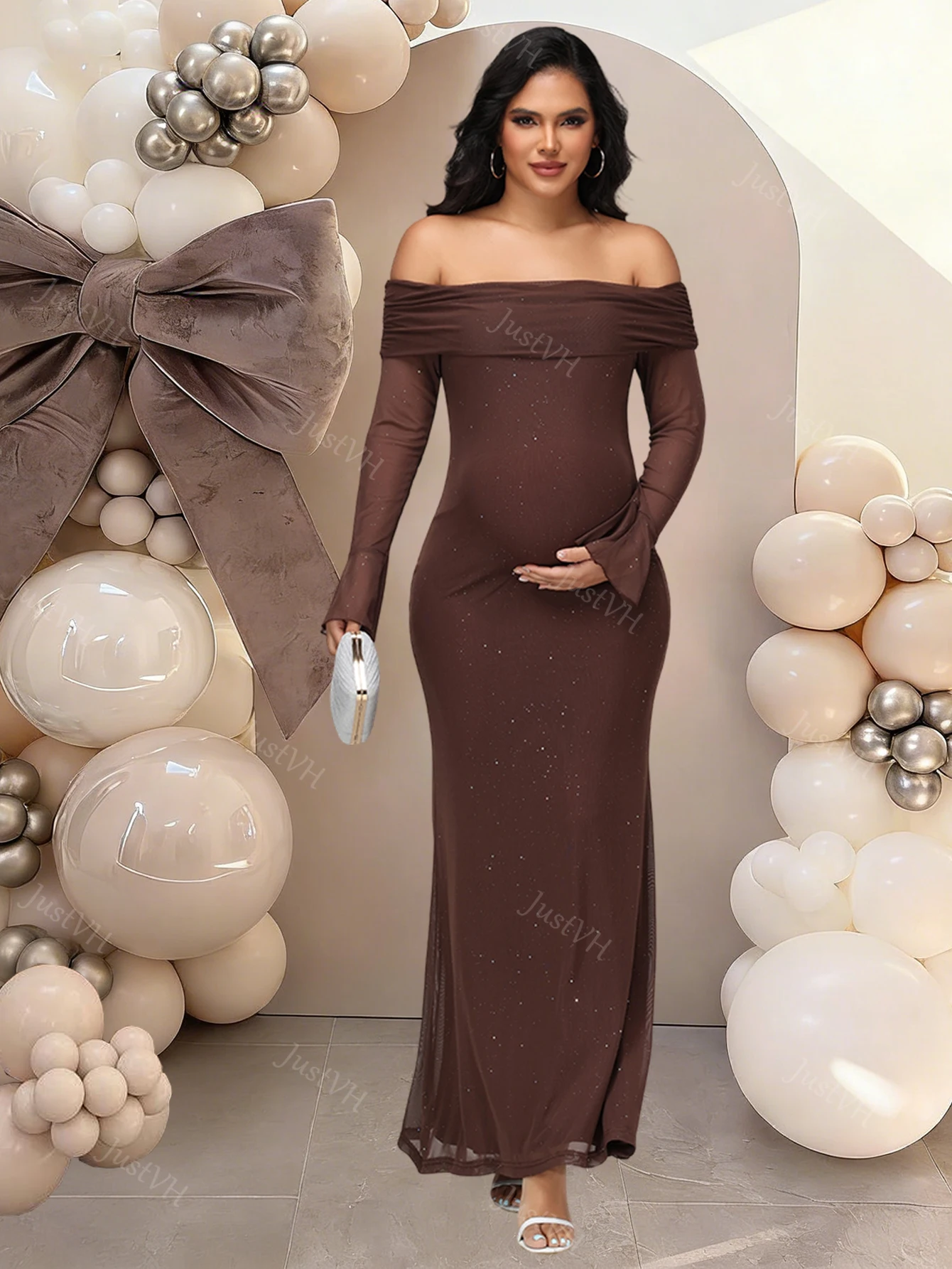 Vestido maxi de malla con mangas acampanadas