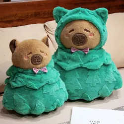 Decoración de año nuevo estilo tierno con árbol de capibara y peluches