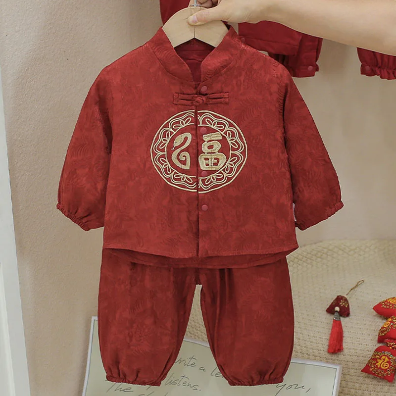 Conjunto bebé entretiempo: camiseta roja manga larga bordada y pantalón - imagen 5