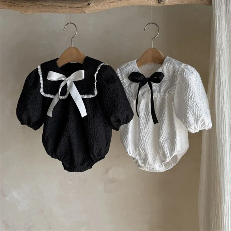 MILANCEL Mono bebé envolvente con cuello mao – Color sólido