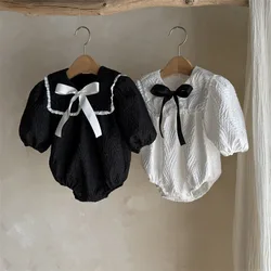 MILANCEL Mono bebé envolvente con cuello mao – Color sólido