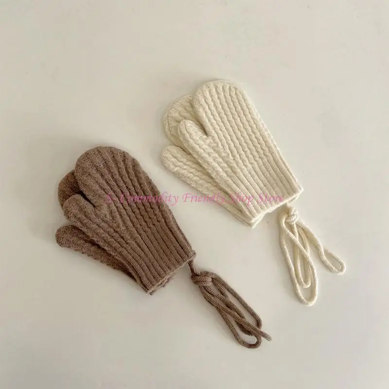 Guantes de punto en diversos colores para niños