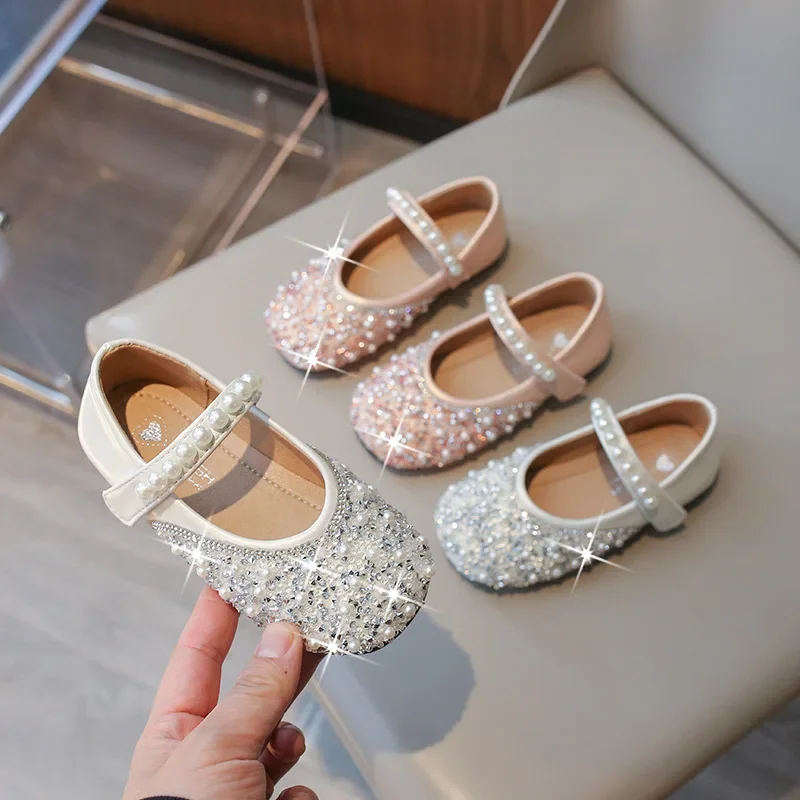 Zapatos de charol con lentejuelas y perlas para niña – Elegantes - imagen 4