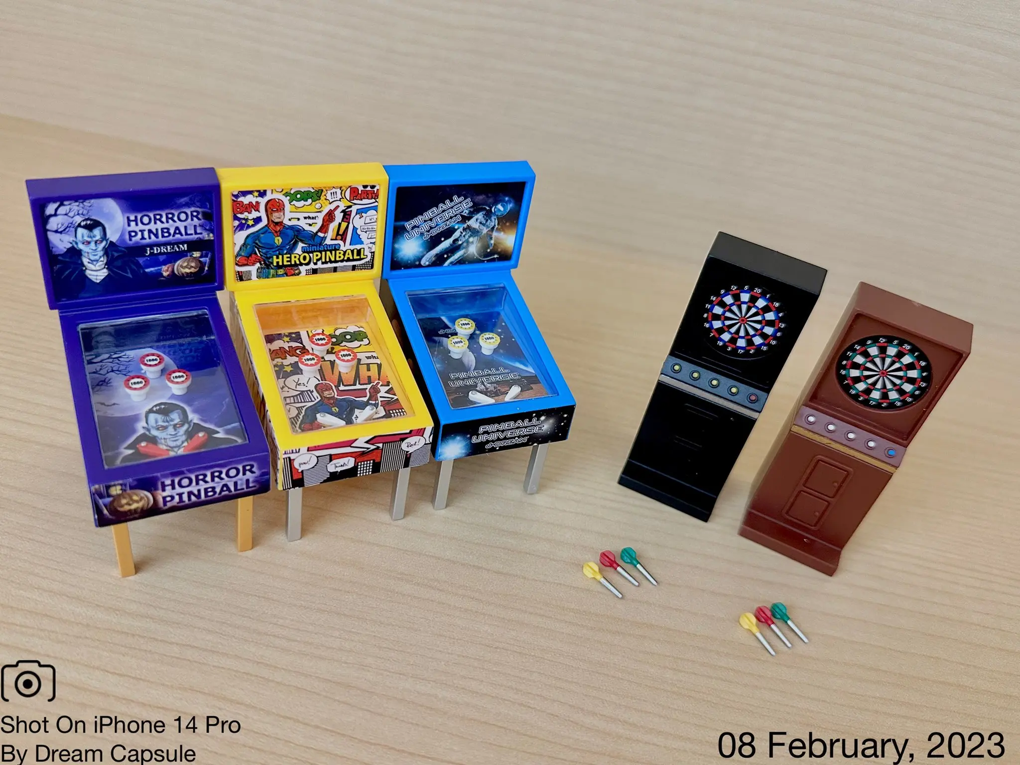 Máquina de pinball estilo casino a escala para figuras Blythe mini