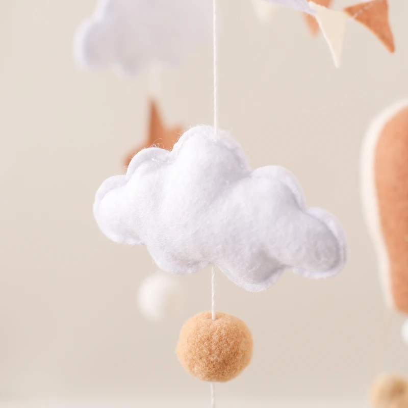 Móvil de cuna en madera bebé – Fieltro suave con globo aerostático - imagen 5