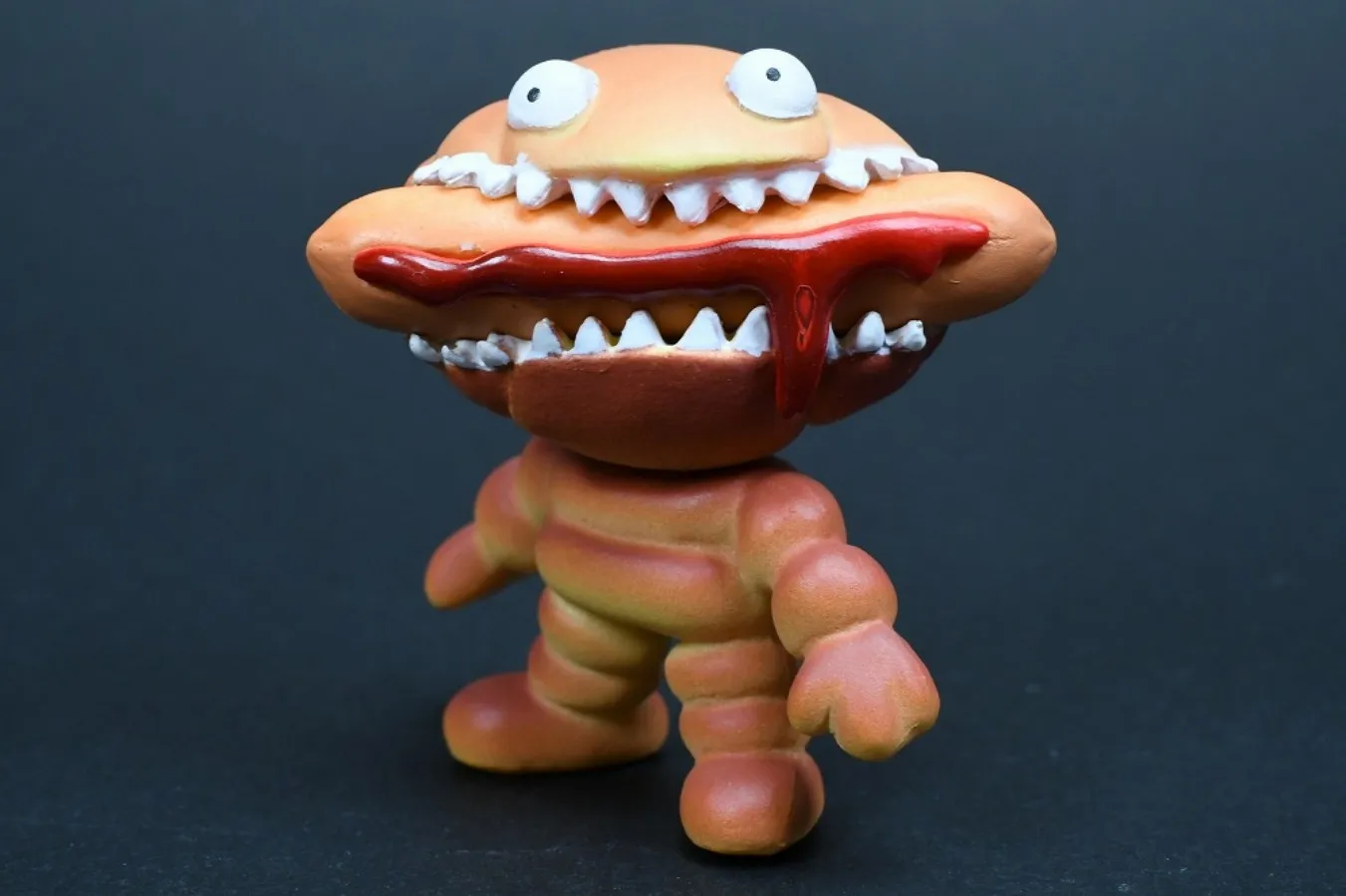 Stasto figura de colección: monstruo gris en cápsula para niños - imagen 4