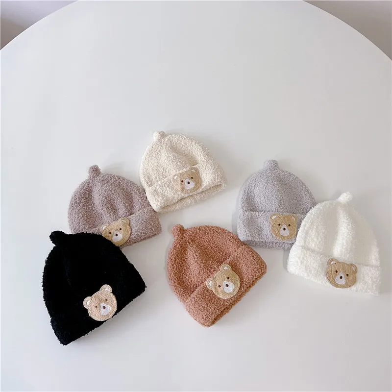Gorro de oso beige para bebé, vista frontal