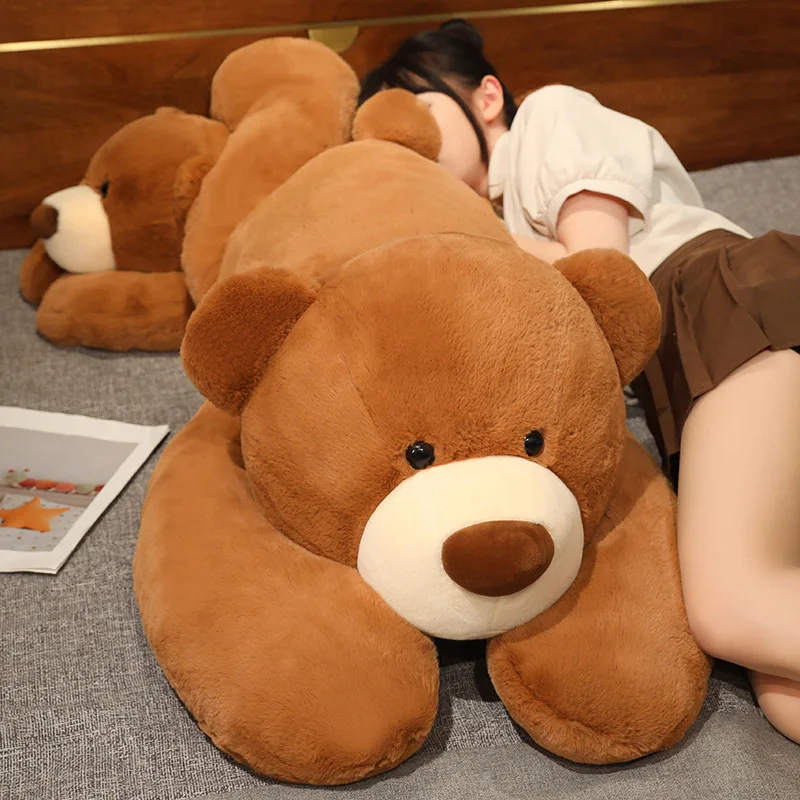 Oso tumbado de gran tamaño