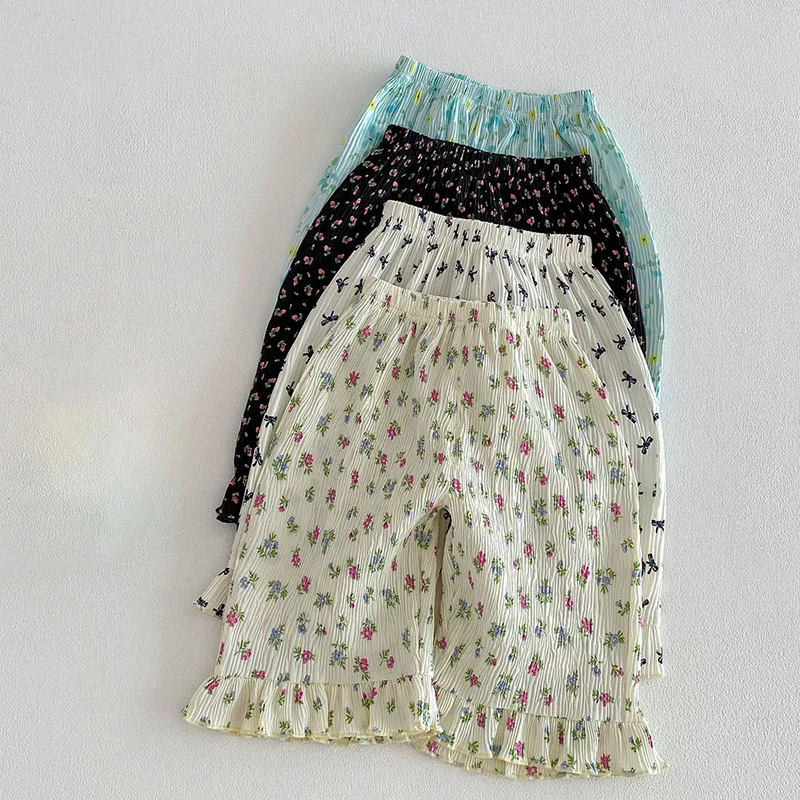 Vista trasera del pantalón infantil con cintura elástica