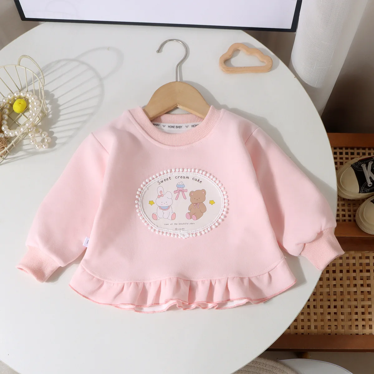 Sudadera de niña cuello redondo estampado dibujos animados primavera