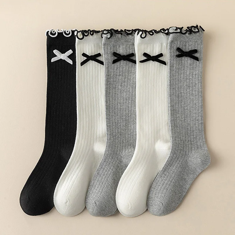 Calcetines escolares con volantes y lazo para niña – Encaje blanco verano - imagen 2