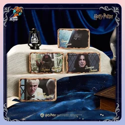 Caja sorpresa infantil Harry Potter con insignia de hojalata