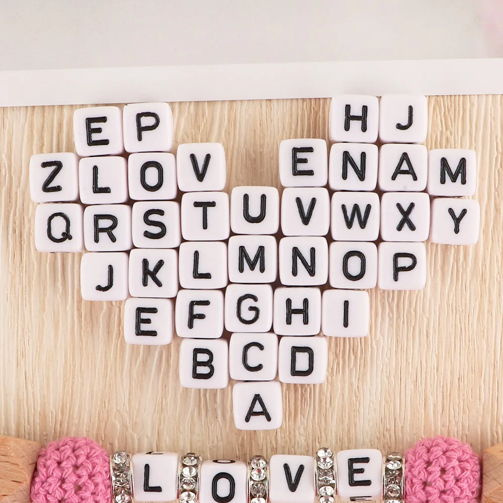 Cuentas de letras acrilicas 10x10mm blancas para joyeria DIY - imagen 3