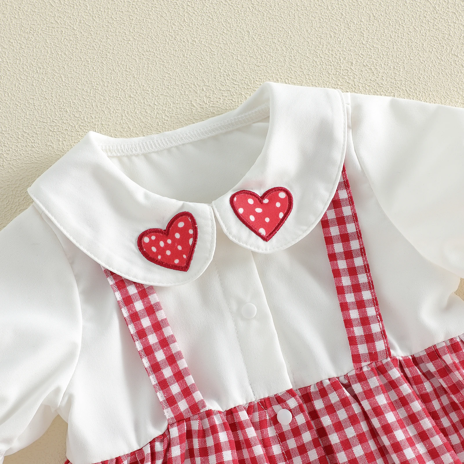 Mono niña en cuadros con botones y cuello de muñeca San Valentín - imagen 5