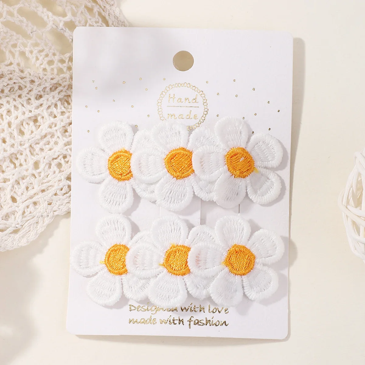 Pinzas para el cabello con flores bordadas y horquillas a presión - imagen 3