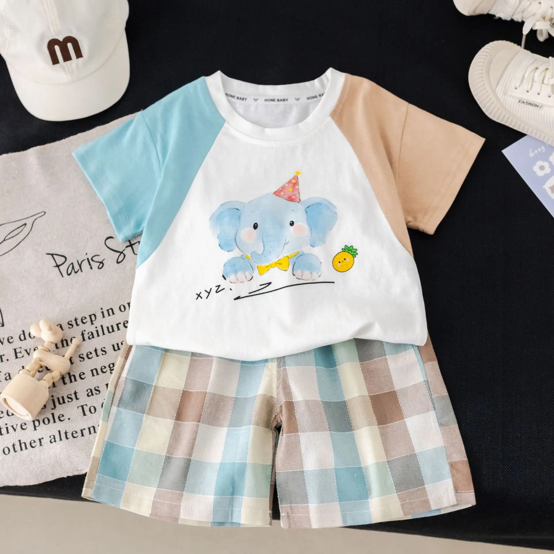 Detalle del conjunto infantil de camiseta y pantalón corto