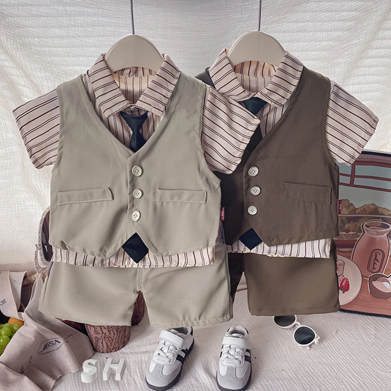 Conjunto de verano para bebé con camiseta a rayas y pantalón corto