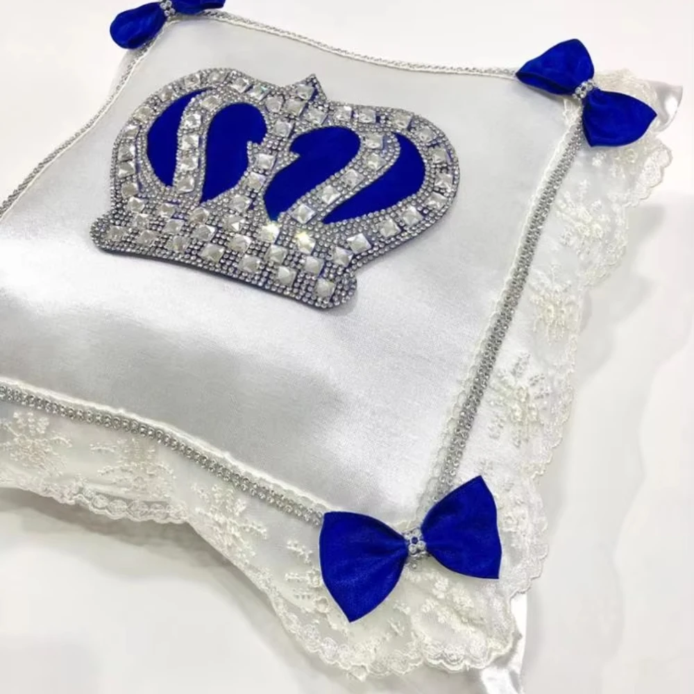 Almohada para bebé de recién nacido con acabado dorado - imagen 4