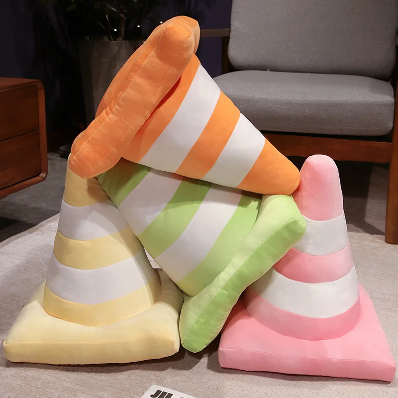 Almohada de peluche cono de tráfico para cochecito y juego creativo - imagen 5