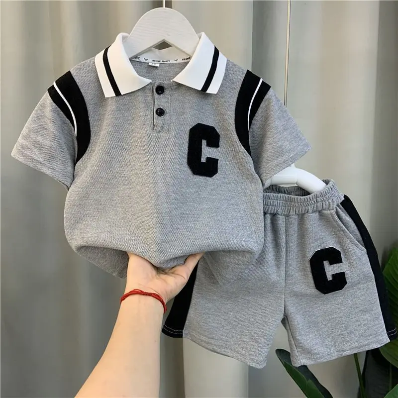 Ropa de verano para niños - camiseta y pantalón corto - imagen 3