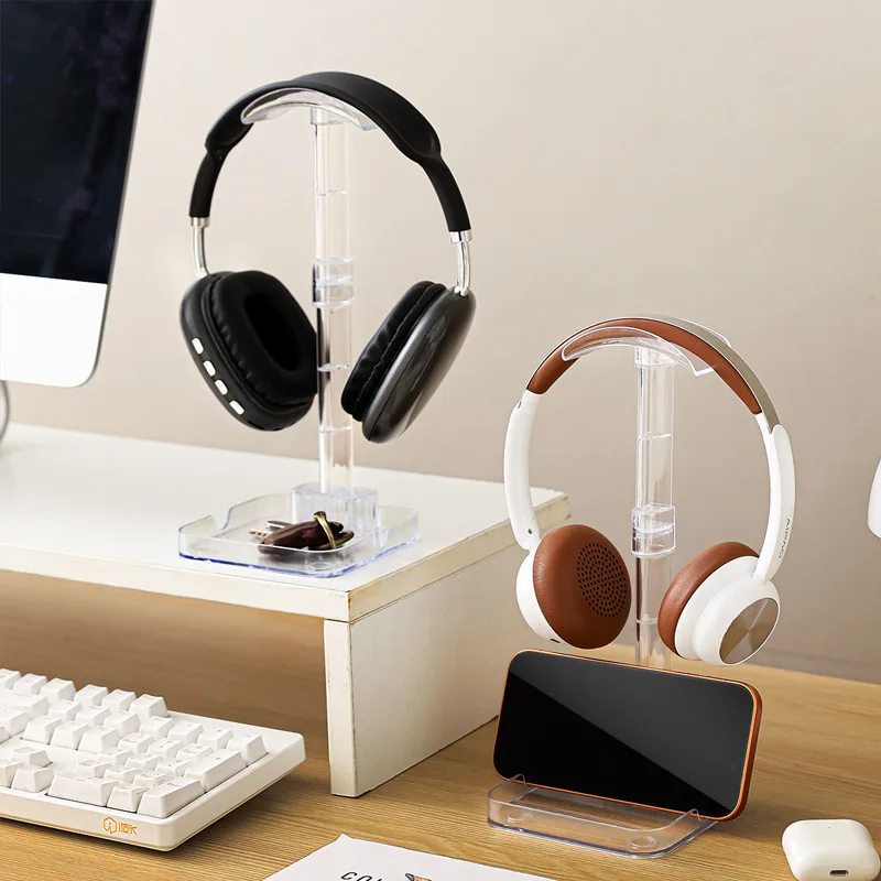 Soporte para cascos en sala de juegos compartida