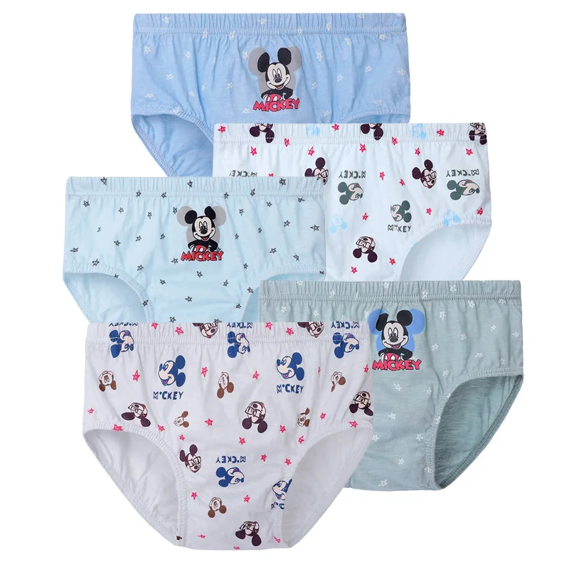 Detalle de la prenda infantil de algodón