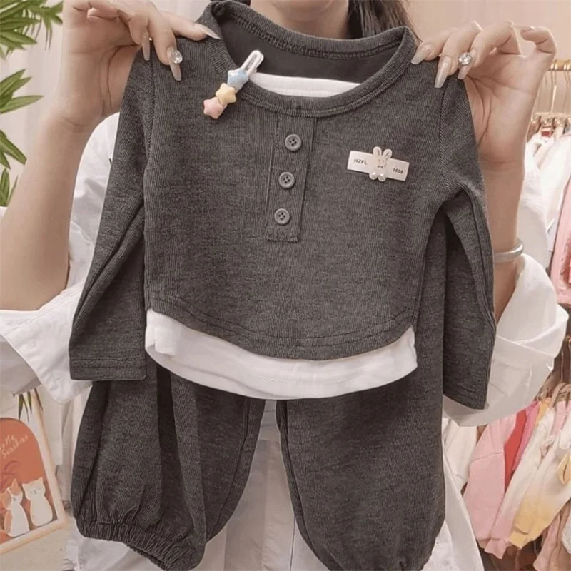 Conjunto de blusa y pantalón estampado para bebé niña - imagen 4