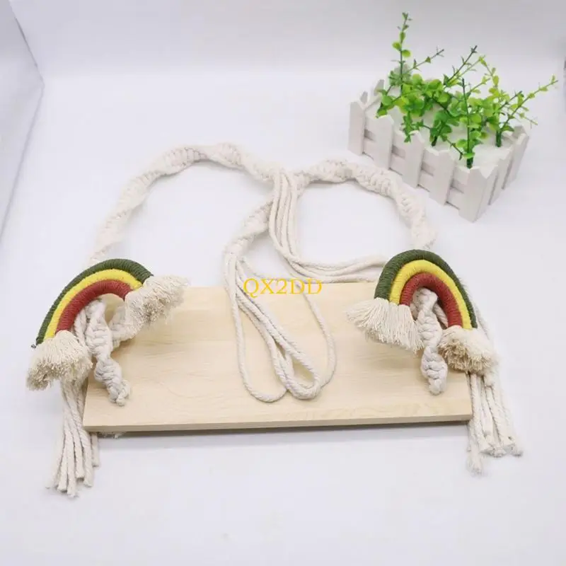 Detalle del acabado en madera y cuerda de macramé