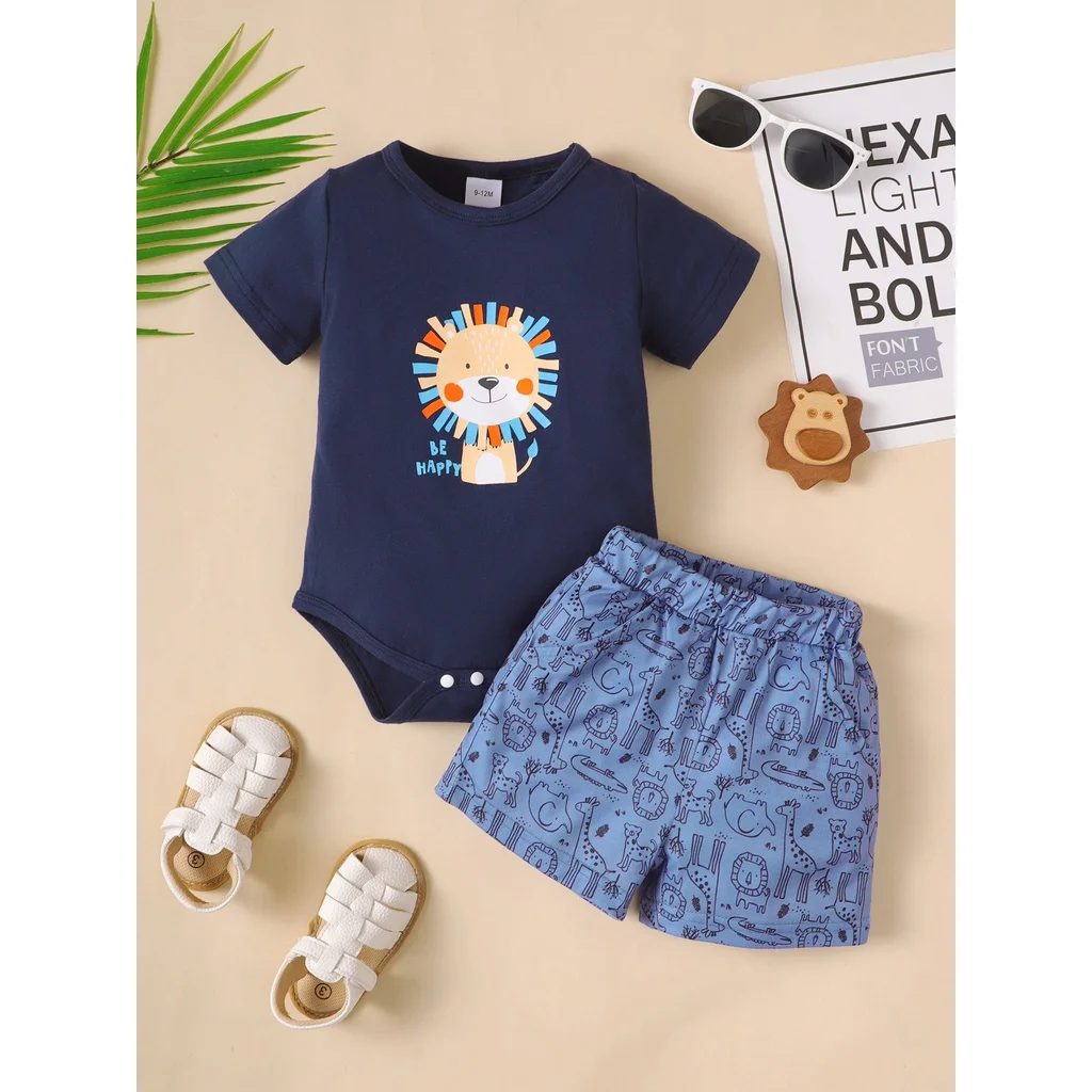Mono con estampado de león y pantalones cortos