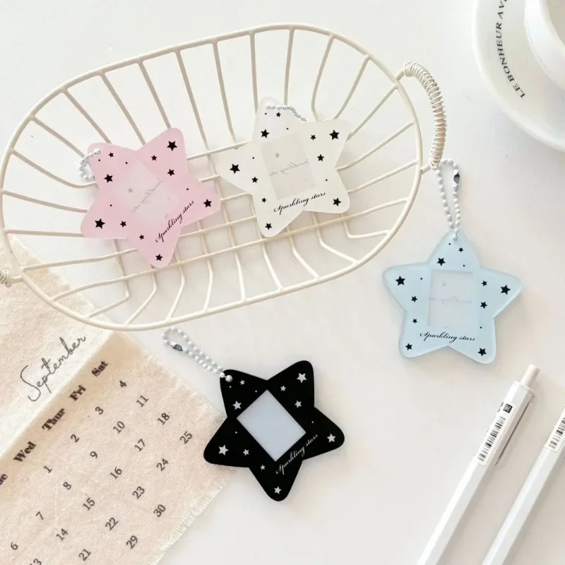 Soporte acrílico para photocards estilo coreano con llavero - imagen 4