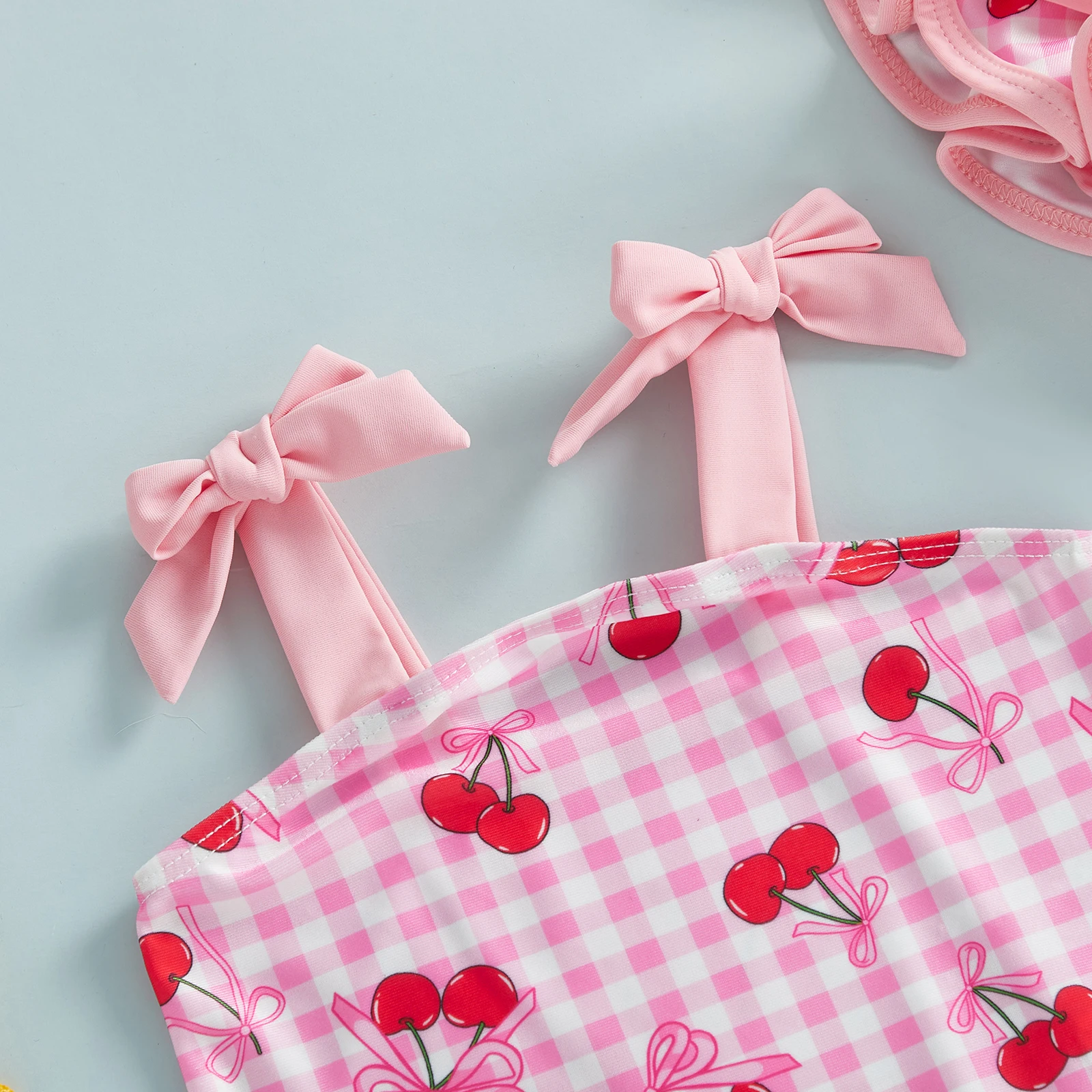 Bañador verano niña sin mangas con estampado fresa y gorro de baño - imagen 2