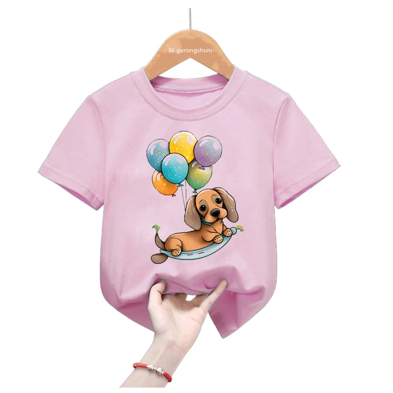 Detalle del diseño kawaii con perro salchicha
