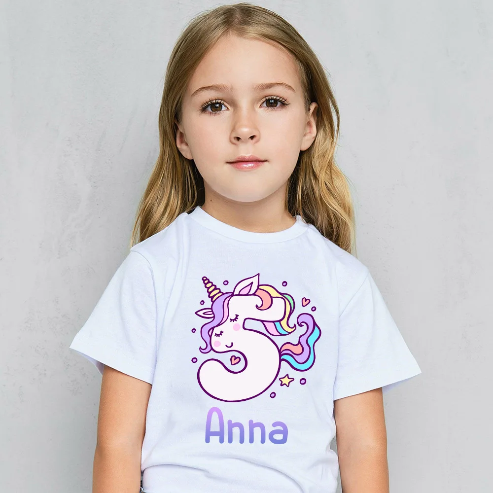 Camiseta con unicornio para niña