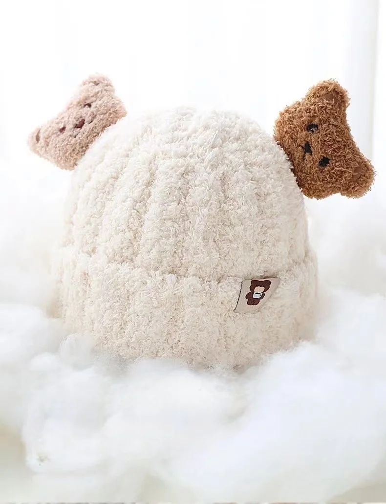 Gorro con orejeras de punto oso para bebés en invierno cálido
