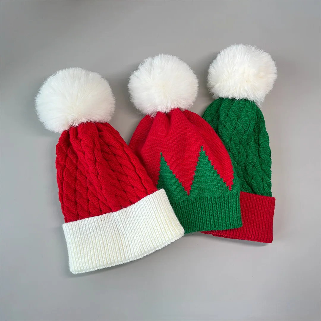 Gorro de ganchillo con detalle de Papá Noel