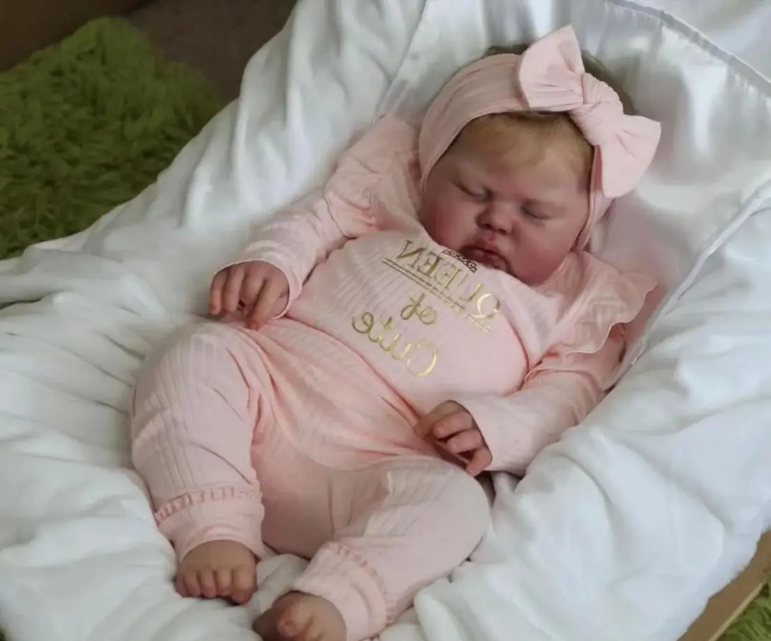 Muñeca reborn de tela con pelo enraizado a mano para niña - imagen 4