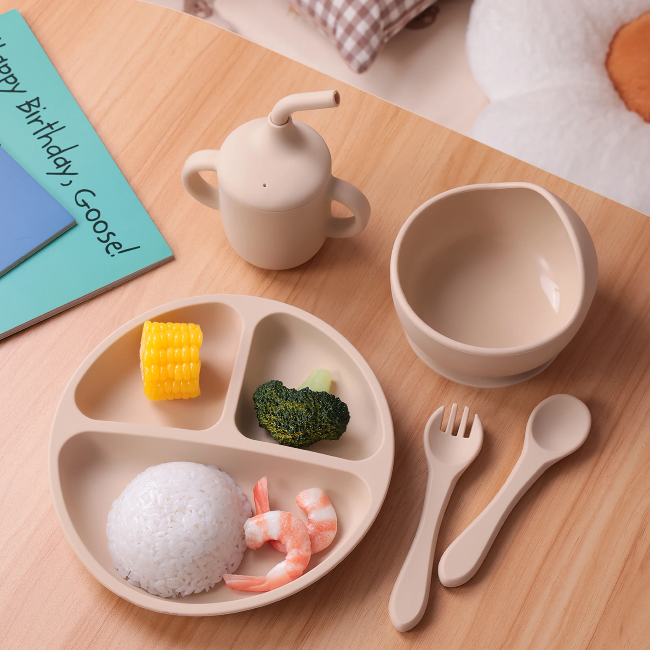 Juego de silicona para bebé con plato ventosa y cubiertos - imagen 5