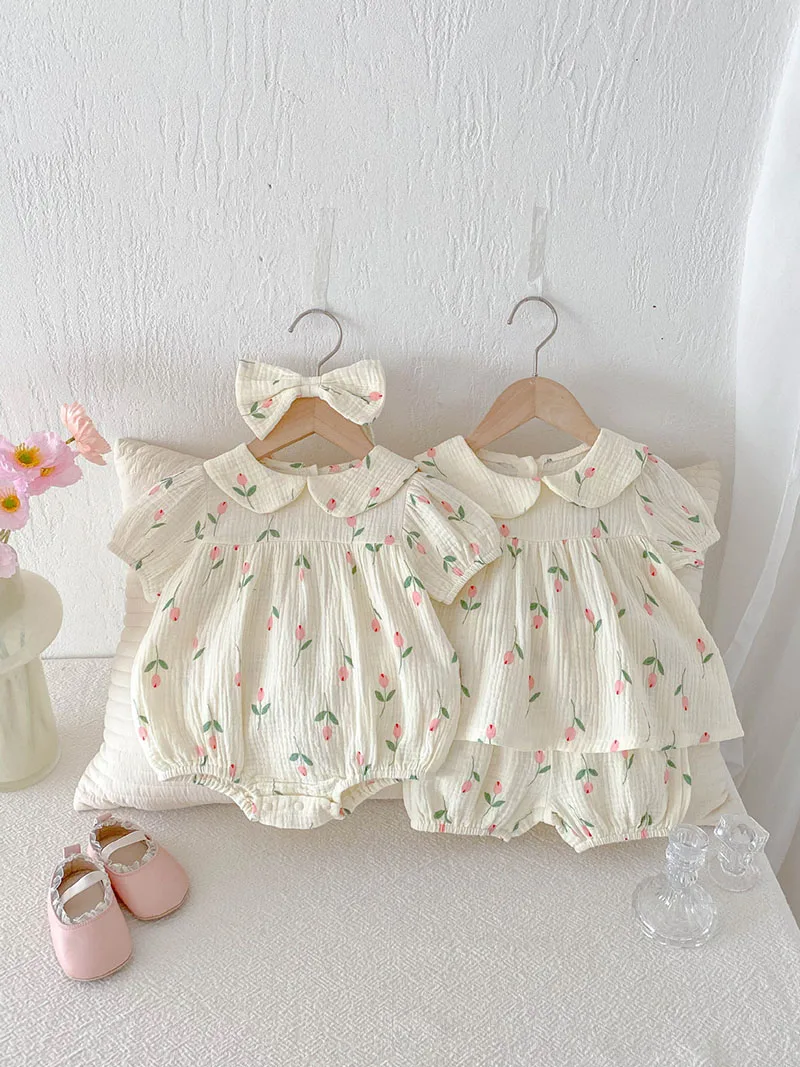 Vista del conjunto con pantalones cortos estampados