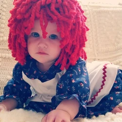 Gorro de payaso de ganchillo rojo para niños con trenzas
