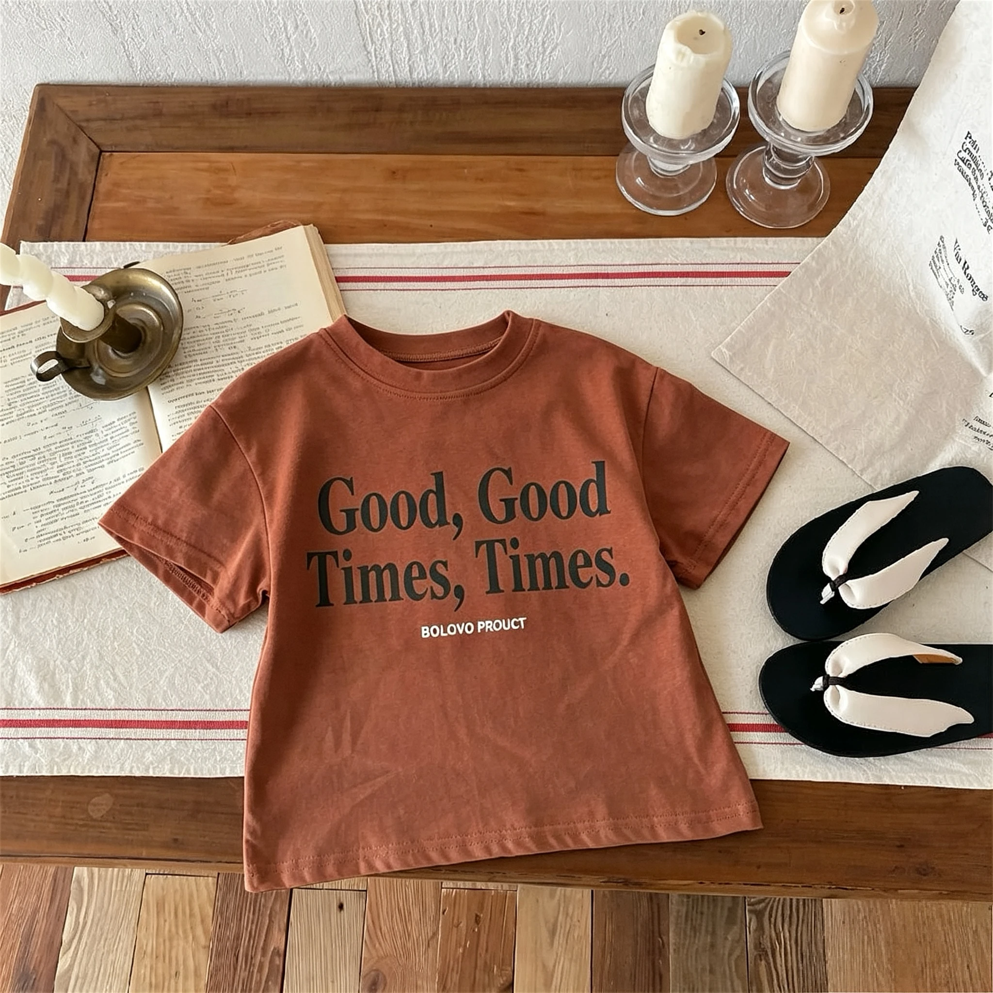 Camiseta niño con estampado de letras y cuello redondo - imagen 4