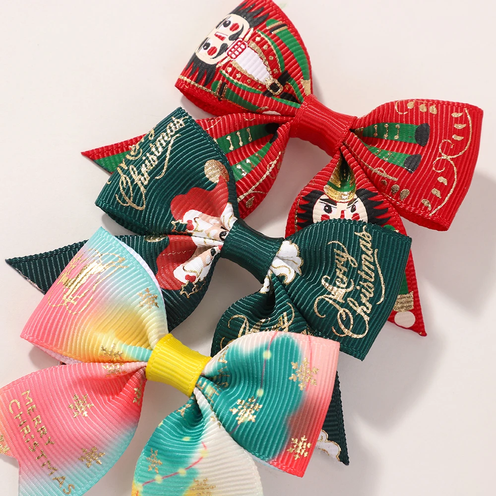 Vista frontal de las pinzas con estampado de Papá Noel