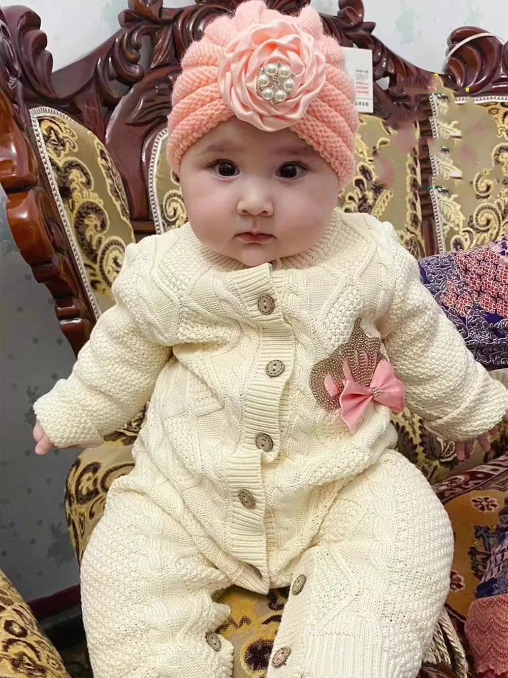 Conjunto de bebé niña vintage con nombre bordado, corona y joyas - imagen 5