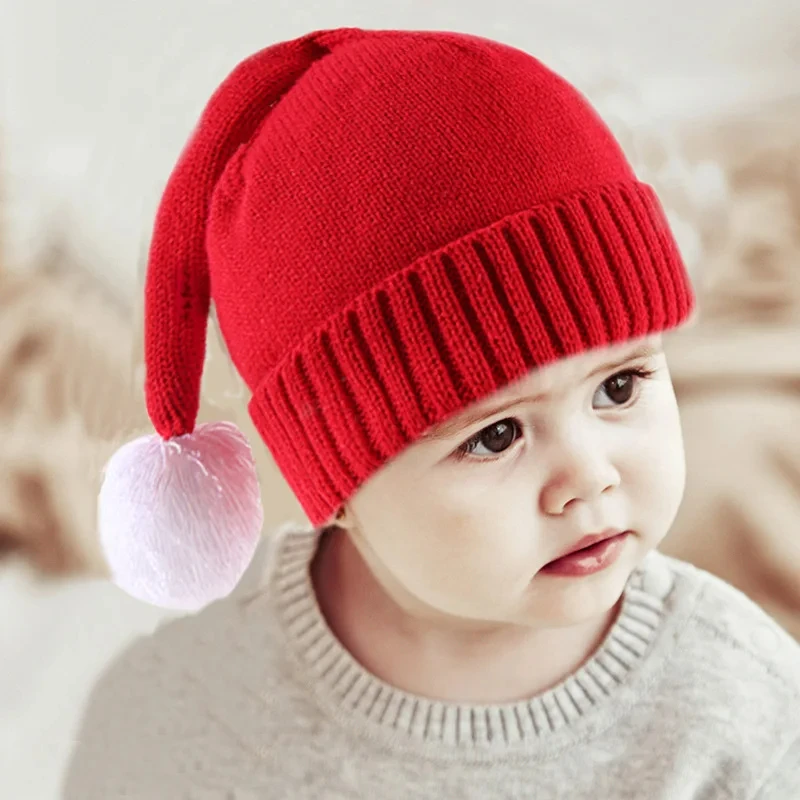 Pompón grande y ribete elástico del gorro infantil