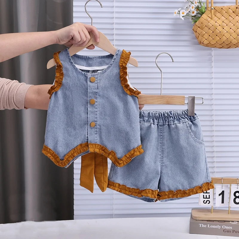 Conjunto de verano niña chaleco lazo corazón hueco y shorts vaquero - imagen 4
